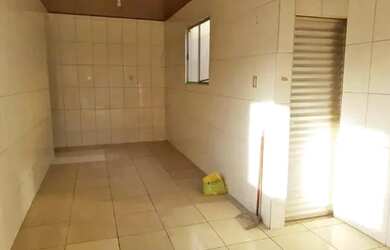 Imagem: A casa possui 2 Dormitórios, 1 Banheiro e está localizado