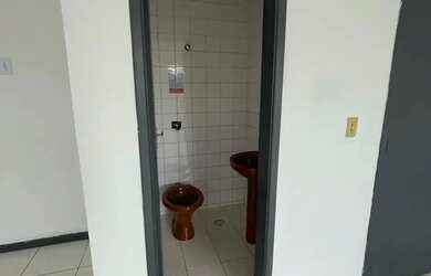 Imagem 7: Galpão com escritório para aluguel com 550 metros quadrados em Olaria...