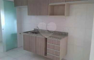 Imagem: O apartamento possui 2 Dormitórios, 1 Banheiro, 2 Vagas na