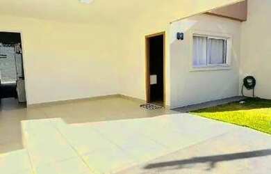 Imagem: A casa em condomínio possui 3 Dormitórios, 2 Banheiros, 102m²