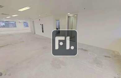 Imagem: O depósito possui 5 Vagas na garagem, 770-0m² de Área e está