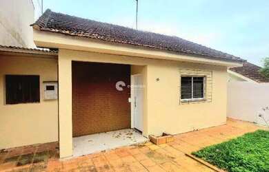 Imagem: A casa possui 2 Dormitórios, 1 Banheiro, 1 Vaga na garagem