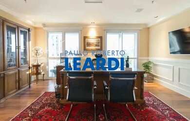 Imagem: O depósito possui 1 Vaga na garagem e 41m² de Área e está