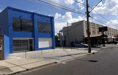 Imagem: O depósito possui 5 Vagas na garagem, 460m² de Área e está