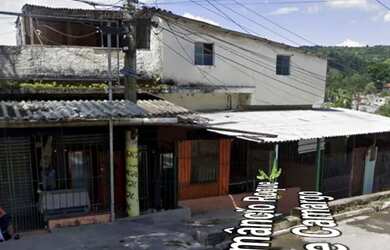 Imagem: A casa possui 5 Dormitórios, 5 Banheiros, 1 Vaga na garagem