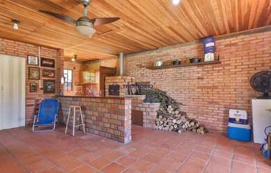 Imagem 10: Casa em Hípica. Piscina, Churrasqueira, VarandaeGuarda roupa