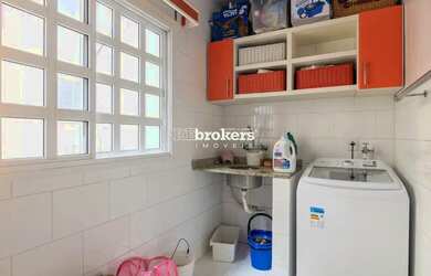 Imagem 14: Casa Sobrado, 4 Quartos, 5 Vagas, à Venda, no Água Verde, em Curitiba....