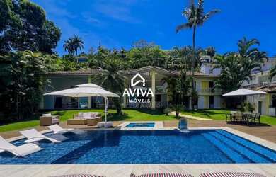 Imagem 2: Deslumbrante residência costeira no renomado Condomínio Portogalo, em...