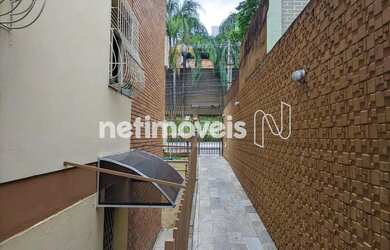 Imagem: O apartamento possui 3 Dormitórios, 1 Banheiro, 1 Vaga na garagem