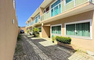 Imagem: A casa em condomínio possui 4 Dormitórios, 5 Banheiros, 1