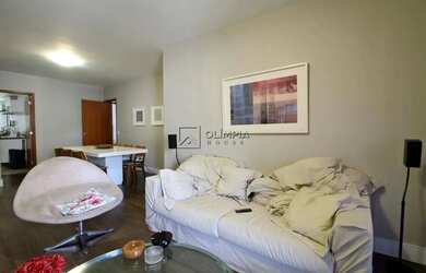 Imagem: O apartamento possui 4 Dormitórios, 3 Banheiros, 2 Vagas na