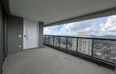 Imagem: O apartamento possui 4 Dormitórios, 5 Banheiros, 4 Vagas na