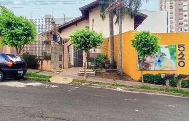 Imagem: A casa possui 3 Dormitórios, 4 Banheiros, 4 Vagas na garagem