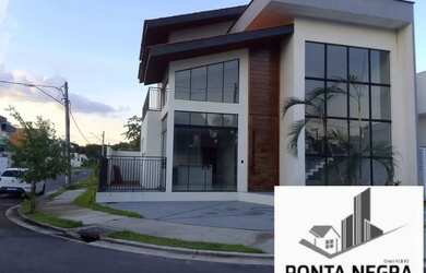 Imagem: A casa em condomínio possui 3 Dormitórios, 4 Banheiros, 2