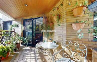 Imagem: O apartamento possui 4 Dormitórios, 5 Banheiros, 3 Vagas na