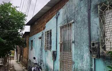 Imagem: A casa possui 1 Dormitório, 1 Banheiro e está localizado
