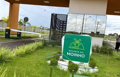 Imagem: O terreno possui 180m² de Área e está localizado em Altos