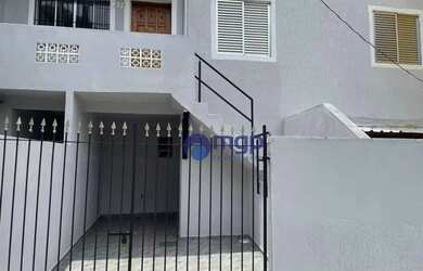 Imagem: A casa possui 3 Dormitórios, 2 Banheiros, 1 Vaga na garagem