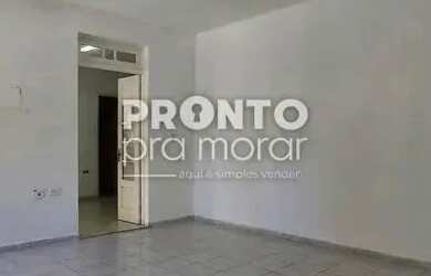 Imagem: A casa possui 4 Dormitórios, 1 Banheiro, 4 Vagas na garagem