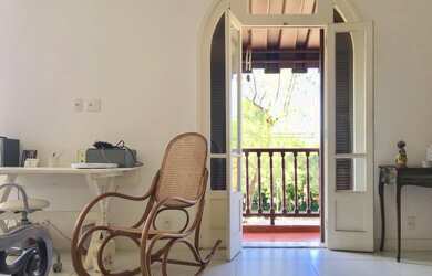 Imagem 3: Em frente ao Clube Piraquê. Vista Lagoa. 1 apartamento por andar. Elevador...