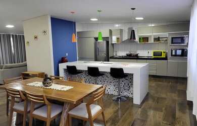 Imagem: A casa possui 5 Dormitórios, 4 Banheiros, 3 Vagas na garagem