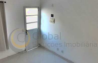 Imagem: A casa possui 2 Dormitórios, 1 Banheiro, 1 Vaga na garagem