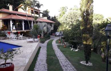 Imagem: A fazenda possui 350m² de Área e está localizado em Sítio