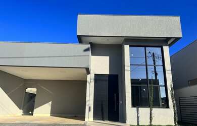 Imagem: A casa em condomínio possui 3 Dormitórios, 3 Banheiros, 2