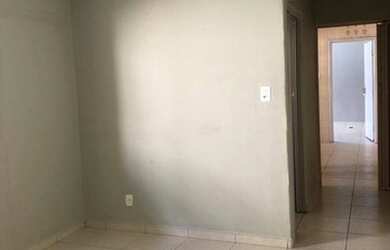 Imagem: A casa possui 2 Dormitórios, 1 Banheiro, 1 Vaga na garagem