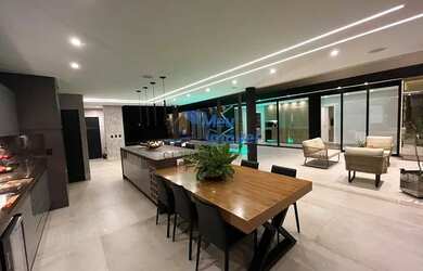 Imagem: A casa em condomínio possui 3 Dormitórios, 4 Banheiros, 5