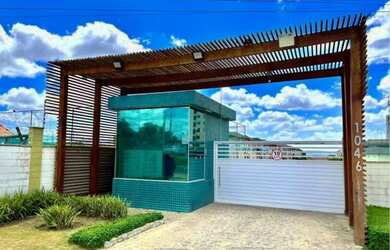 Imagem: A casa possui 2 Dormitórios, 3 Banheiros, 2 Vagas na garagem