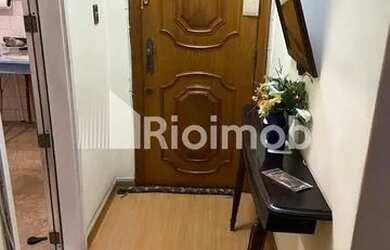 Imagem: O apartamento possui 3 Dormitórios, 2 Banheiros, 1 Vaga na