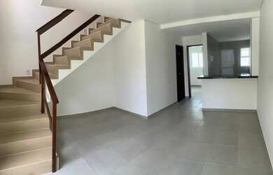 Imagem: A casa em condomínio possui 3 Dormitórios, 1 Banheiro, 1 Vaga