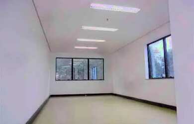 Imagem: O depósito possui 1 Vaga na garagem, 50m² de Área e está