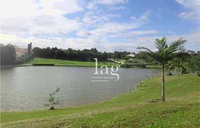 Imagem: A casa em condomínio possui 5 Dormitórios, 1 Banheiro, 4 Vagas