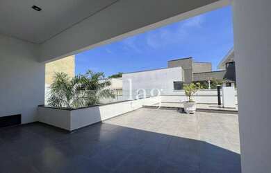 Imagem: A casa em condomínio possui 4 Dormitórios, 5 Banheiros, 4