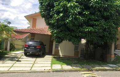 Imagem: A casa em condomínio possui 4 Dormitórios, 4 Banheiros, 2