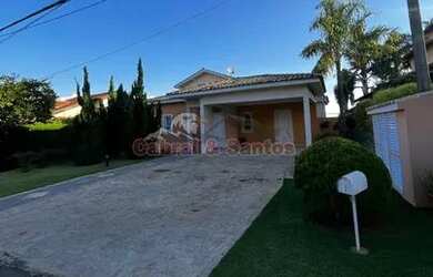 Imagem: A casa em condomínio possui 4 Dormitórios, 5 Banheiros, 4