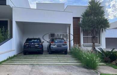 Imagem: A casa em condomínio possui 3 Dormitórios, 4 Banheiros, 4