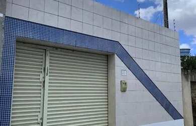 Imagem: O depósito à venda possui 2 Vagas na garagem e 180m² de Área