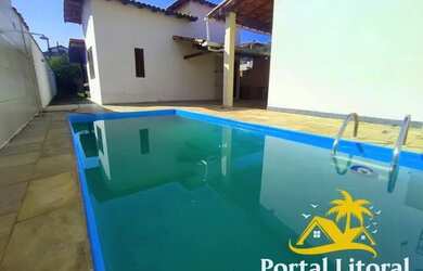 Imagem: A casa possui 4 Dormitórios, 3 Banheiros, 2 Vagas na garagem