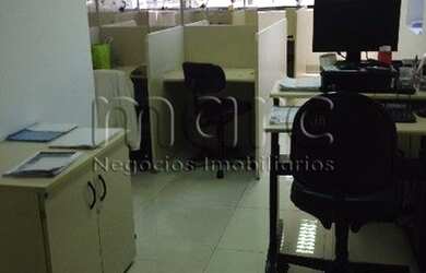 Imagem: O depósito possui 1 Vaga na garagem, 44m² de Área e está