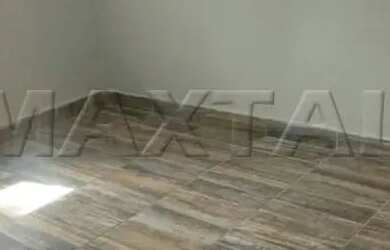 Imagem: A casa possui 4 Dormitórios, 2 Banheiros, 1 Vaga na garagem