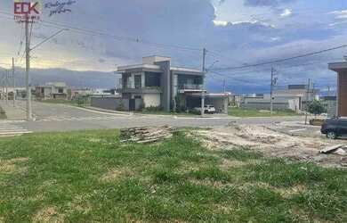 Imagem: O terreno possui 270m² de Área, Piscina e está localizado