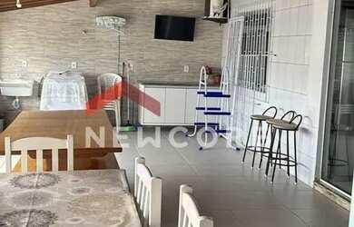 Imagem: A casa possui 3 Dormitórios, 2 Banheiros, 1 Vaga na garagem