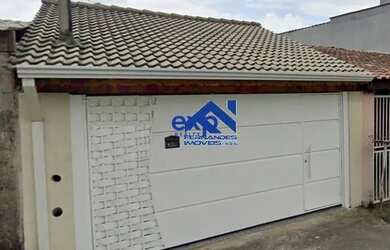 Imagem: A casa possui 2 Dormitórios, 2 Banheiros, 2 Vagas na garagem