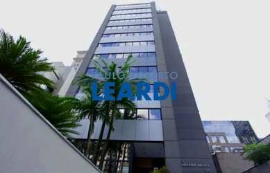 Imagem: O depósito possui 5 Vagas na garagem, 2.750m² de Área e