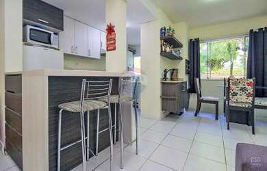 Imagem: O apartamento possui 3 Dormitórios, 1 Banheiro, 1 Vaga na garagem