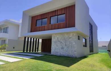 Imagem: A casa em condomínio possui 4 Dormitórios, 5 Banheiros, 4