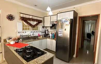 Imagem 10: Vendo Casa Terrea no Cj Rio Maracanã com 4 Suítes em FLORES/ 310m²